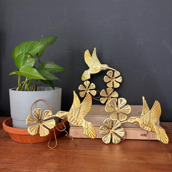Vintage Other - Brass Hummingbird Wall Decor with Floral Accents - Gold
